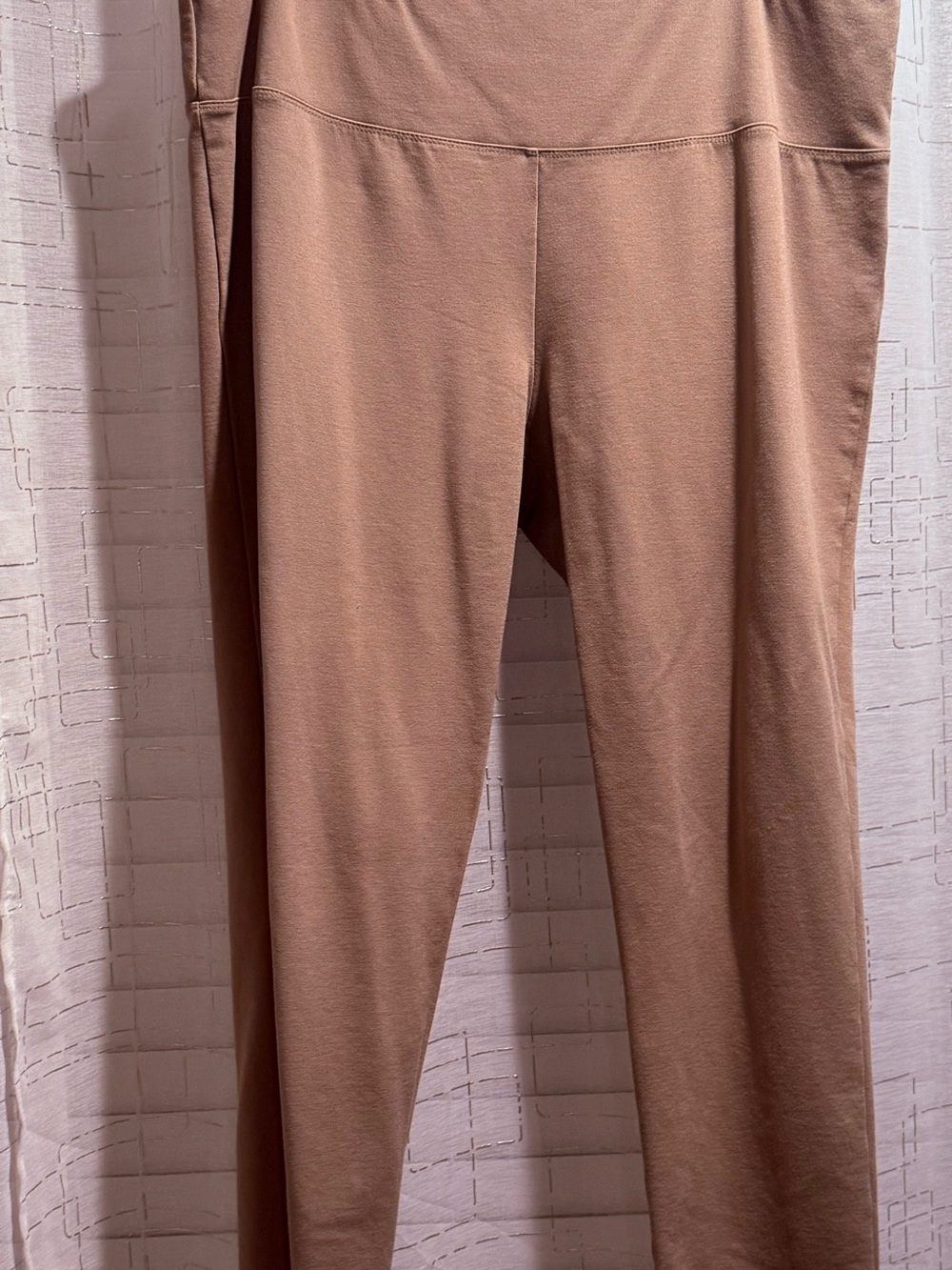 Jones New York Men's Joggers in Mauve Taupe